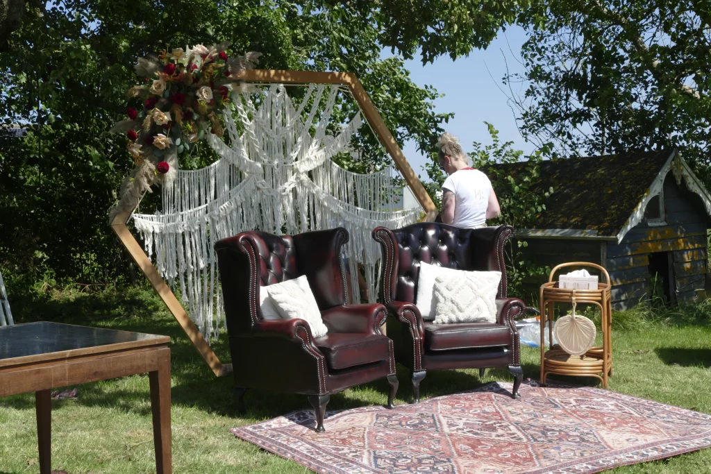 Bruiloft decoratie buiten – weddingplanner en party planner Moment Creatie Noord-Nederland